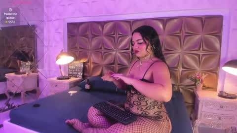 Luna  online show from 04-26-26, 02:31