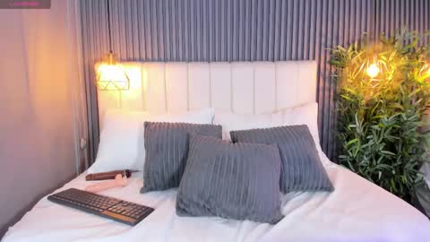 Luna  online show from 02-07-26, 10:08