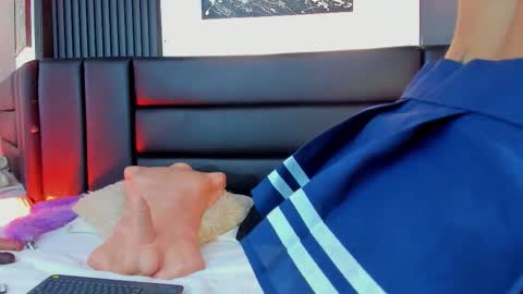 Snapshot of lunalenox chatting on 11-28-25, 11:57 Luna Lenox online show from 11-28-25, 11:57