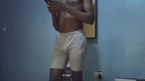 lunalove22_ online show from 02-02-26, 06:28