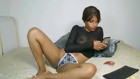 Snapshot of lunalovee69 chatting on 05-26-26, 05:42 lunalovee69 online show from 05-26-26, 05:42