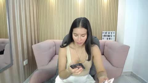 lunamillers_ online show from 04-25-26, 03:53