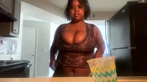 lunamoth00 online show from 03-02-26, 05:42