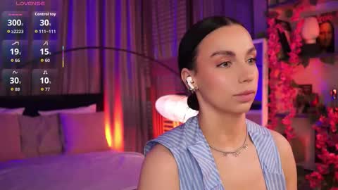 Snapshot of lunanight_ chatting on 10-26-25, 08:26 Luna next streams Mon Fri Sat Sun 8pm-5am gmt0 online show from 10-26-25, 08:26