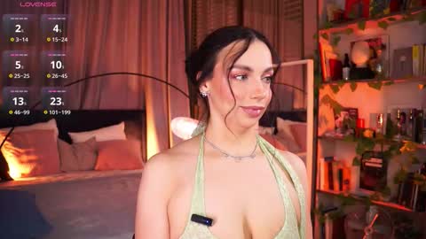 Snapshot of lunanight_ chatting on 11-08-25, 08:51 Luna next streams Mon Fri Sat Sun 8pm-5am gmt0 online show from 11-08-25, 08:51