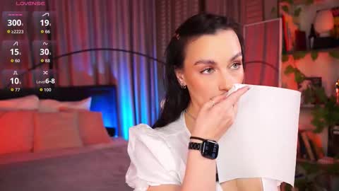 Snapshot of lunanight_ chatting on 11-17-25, 08:47 Luna next streams Mon Fri Sat Sun 8pm-5am gmt0 online show from 11-17-25, 08:47