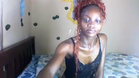 Snapshot of lunanior chatting on 06-24-26, 07:18 lunanior online show from 06-24-26, 07:18