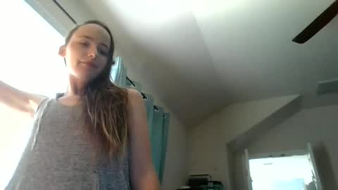 lunapixie2020 online show from 06-18-26, 09:30