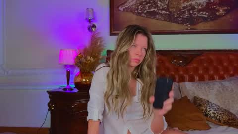 Luna Rishi online show from 11-20-25, 06:13