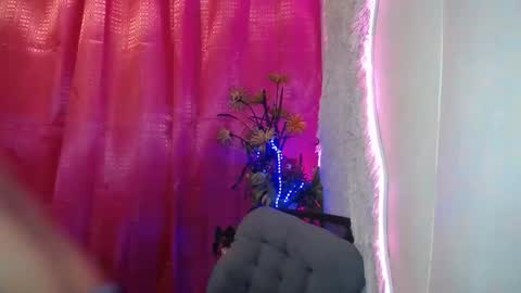 Snapshot of lunarmaxxx chatting on 05-28-26, 05:54 max online show from 05-28-26, 05:54