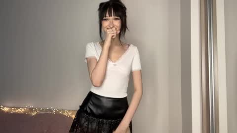 LunarMoly online show from 04-15-26, 06:04