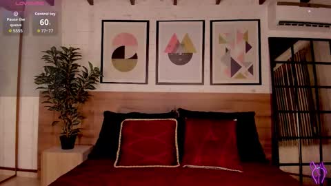 Snapshot of lunaruso chatting on 11-10-25, 07:57 Luna Ruso online show from 11-10-25, 07:57