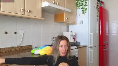 Snapshot of lunary_mix chatting on 02-01-25, 12:26  Luna online show from 02-01-25, 12:26