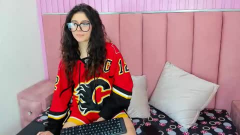 Snapshot of lunasmithyl chatting on 05-05-26, 06:16 LunaSmithyl online show from 05-05-26, 06:16
