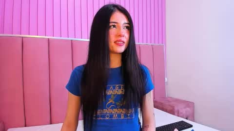 Snapshot of lunasmithyl chatting on 05-20-26, 03:18 LunaSmithyl online show from 05-20-26, 03:18
