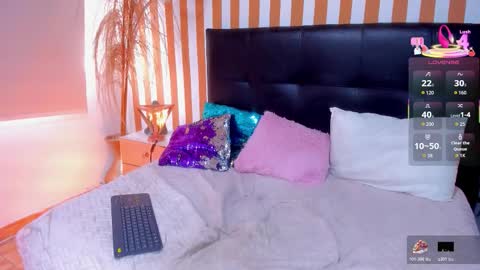 Luna Toledo online show from 11-15-25, 01:29