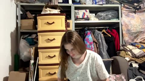 Mia online show from 04-08-26, 03:34