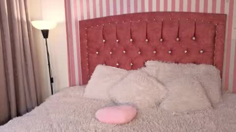 Snapshot of lunavelvet7 chatting on 05-26-26, 01:07 lunavelvet7 online show from 05-26-26, 01:07