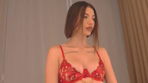 Snapshot of lunavyx chatting on 10-09-25, 05:27 Luna online show from 10-09-25, 05:27