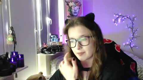 LunaXcherry online show from 05-09-26, 11:04