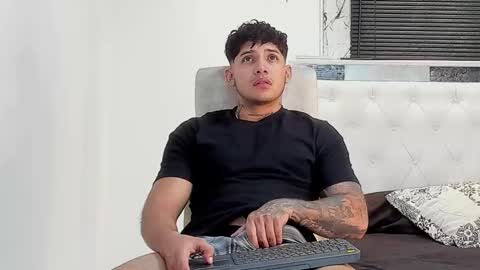 Lunay online show from 01-10-26, 01:07