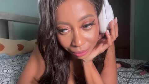 lunchboxgirl online show from 04-21-26, 05:36