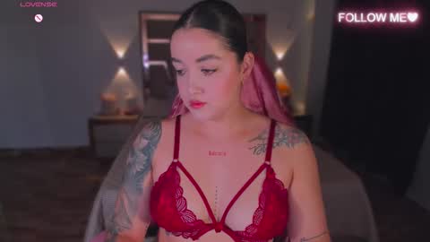 LUNA ROSE online show from 11-27-25, 01:51