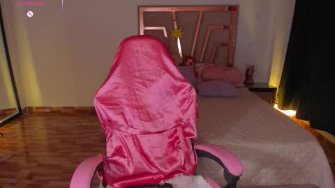 LUNA ROSE online show from 12-19-25, 02:40