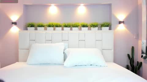 L U N N A online show from 12-17-25, 04:07