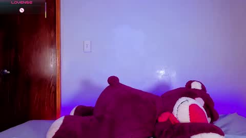 Snapshot of lunnablake chatting on 07-07-26, 07:23 L U N N A online show from 07-07-26, 07:23