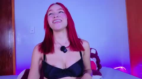 Snapshot of lunnablake chatting on 07-24-26, 09:35 L U N N A online show from 07-24-26, 09:35