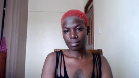 Snapshot of luo_queen chatting on 06-06-26, 09:25 luo_queen online show from 06-06-26, 09:25