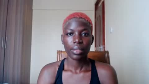 Snapshot of luo_queen chatting on 06-23-26, 08:23 luo_queen online show from 06-23-26, 08:23