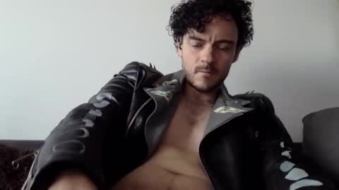 Snapshot of lupine_666 chatting on 12-20-24, 09:43 Lupine online show from 12-20-24, 09:43