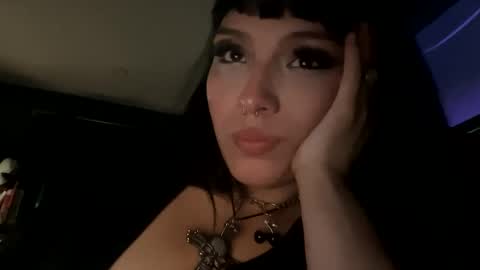 Lupita online show from 02-24-25, 01:46