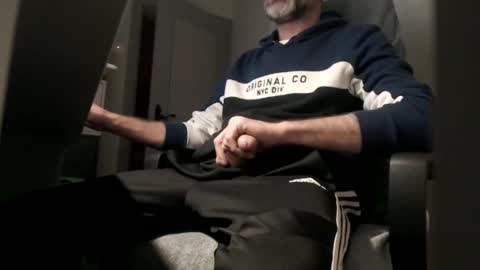 Snapshot of lure4beef chatting on 12-20-24, 10:00 lure4beef online show from 12-20-24, 10:00