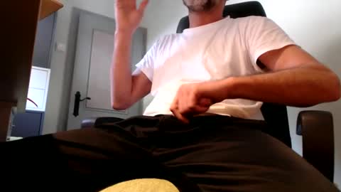 Snapshot of lure4beef chatting on 01-25-25, 10:29 lure4beef online show from 01-25-25, 10:29