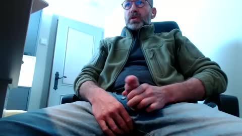 Snapshot of lure4beef chatting on 02-14-25, 12:14 lure4beef online show from 02-14-25, 12:14