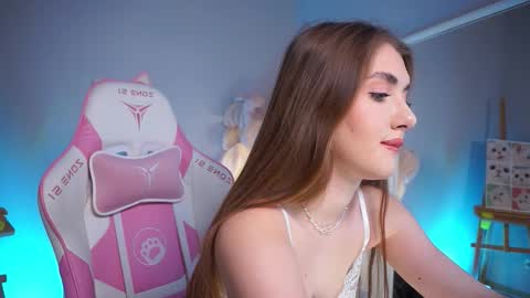 Snapshot of lureofeva chatting on 11-11-25, 02:28 Eva online show from 11-11-25, 02:28