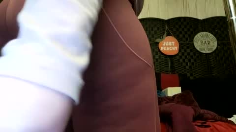 Snapshot of lusciouslibra82 chatting on 02-26-25, 08:59 .Clarissa. Follow me on Instagram miss buns online show from 02-26-25, 08:59