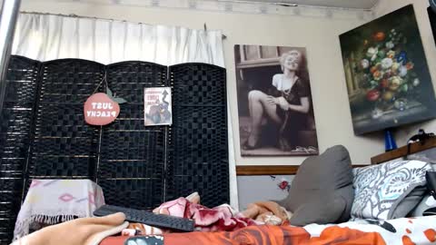 Snapshot of lusciouslibra82 chatting on 09-08-25, 11:59 .Clarissa. Follow me on Instagram miss buns online show from 09-08-25, 11:59