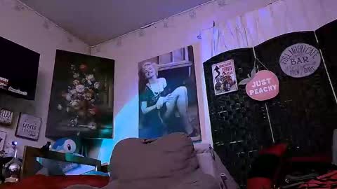 Snapshot of lusciouslibra82 chatting on 01-15-26, 01:05 .Clarissa. Follow me on Instagram miss buns online show from 01-15-26, 01:05