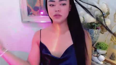 Snapshot of lustfuloffendertrina chatting on 06-07-26, 04:27 Trina online show from 06-07-26, 04:27