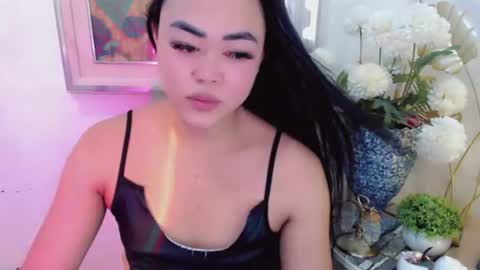 Snapshot of lustfuloffendertrina chatting on 06-15-26, 05:09 Trina online show from 06-15-26, 05:09