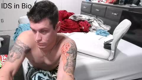 Snapshot of lustlivenow chatting on 09-10-25, 11:27 GUY --- GIRL online show from 09-10-25, 11:27