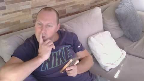 lustonfan online show from 05-11-26, 01:28