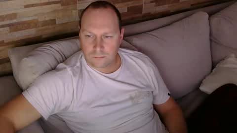Snapshot of lustonfan chatting on 05-29-26, 01:20 lustonfan online show from 05-29-26, 01:20