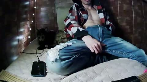 Snapshot of lustwinkxx chatting on 05-13-26, 04:43 Steven Brook online show from 05-13-26, 04:43