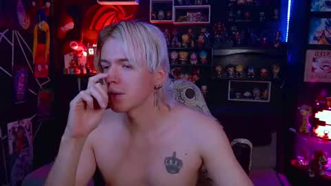 Snapshot of lustymatt chatting on 09-30-25, 02:05 lustymatt online show from 09-30-25, 02:05