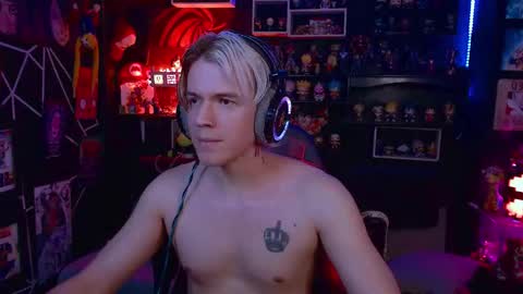 Snapshot of lustymatt chatting on 10-01-25, 03:01 lustymatt online show from 10-01-25, 03:01